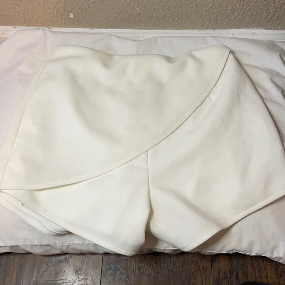 Sabo skirt white dress shorts